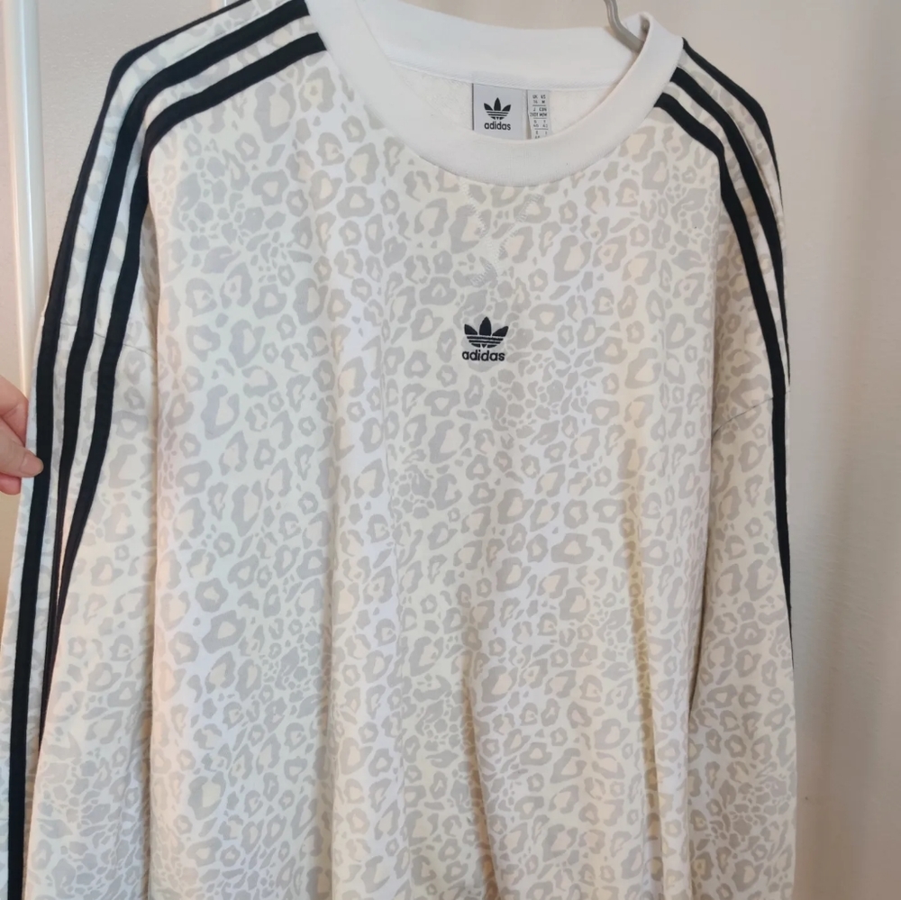 Adidas size 14 leopard pullover